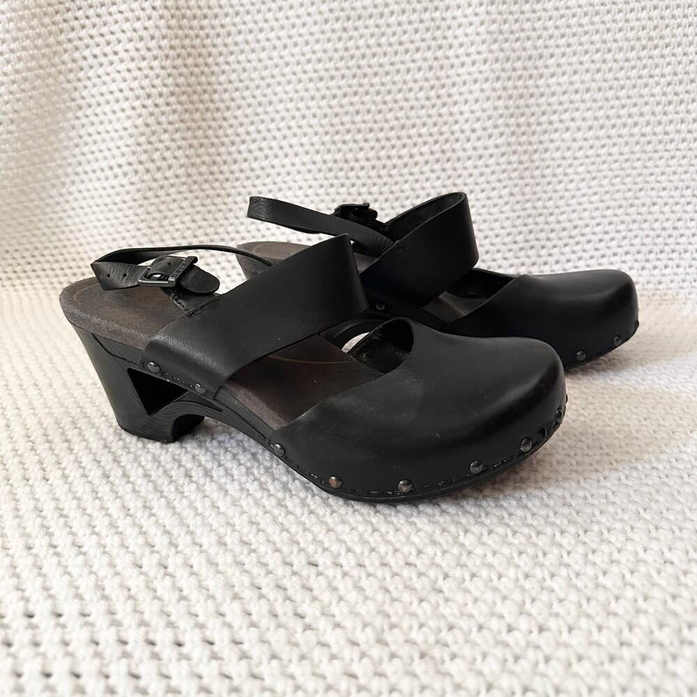 Dansko Thea Black Leather Platform Closed Toe Studded Clog Slingback Heel 38